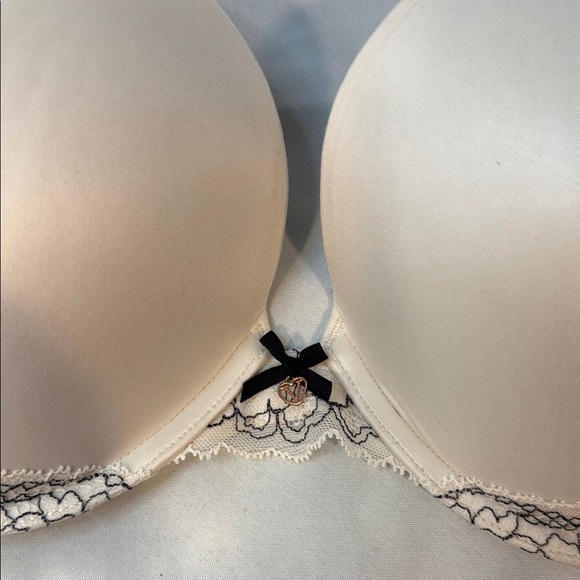 VS Body by Victoria Push-Up White Lace Underwire Bra, Size 34 DDD, Preowned - Picture 2 of 12